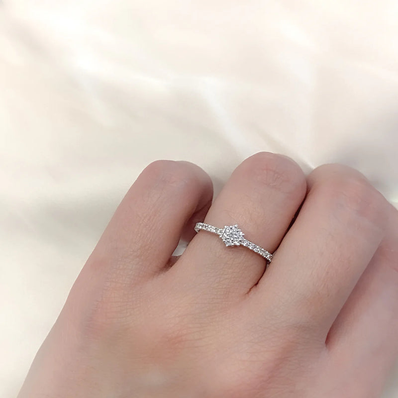 Anillo Roseta con Medio Cintillo