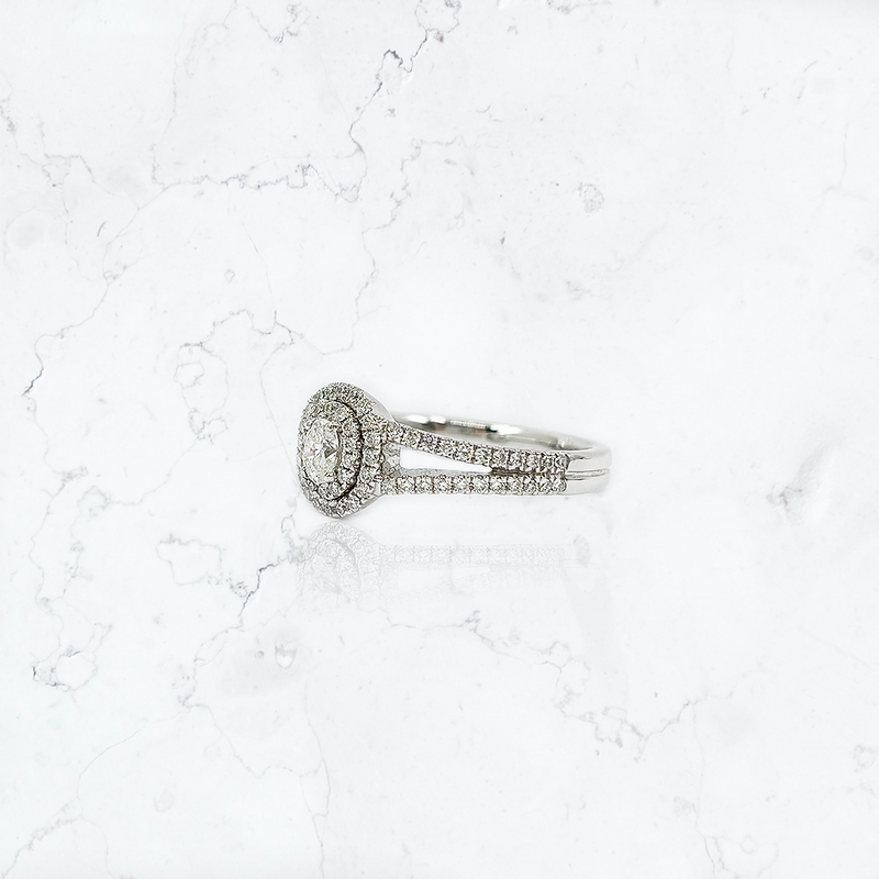 Anillo Solitario Oval Doble Banda