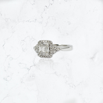 Anillo Cuadrado con Baguette