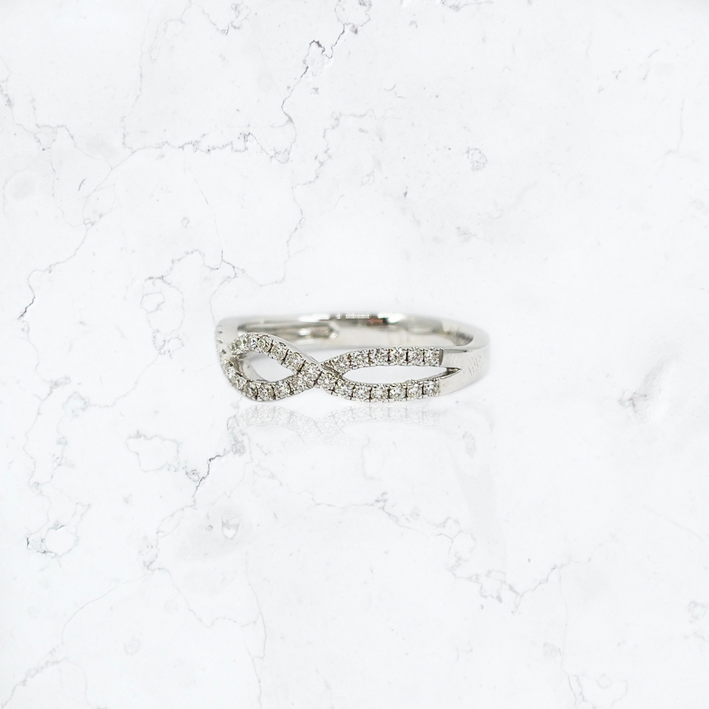 Anillo Entrelazado Diamantes