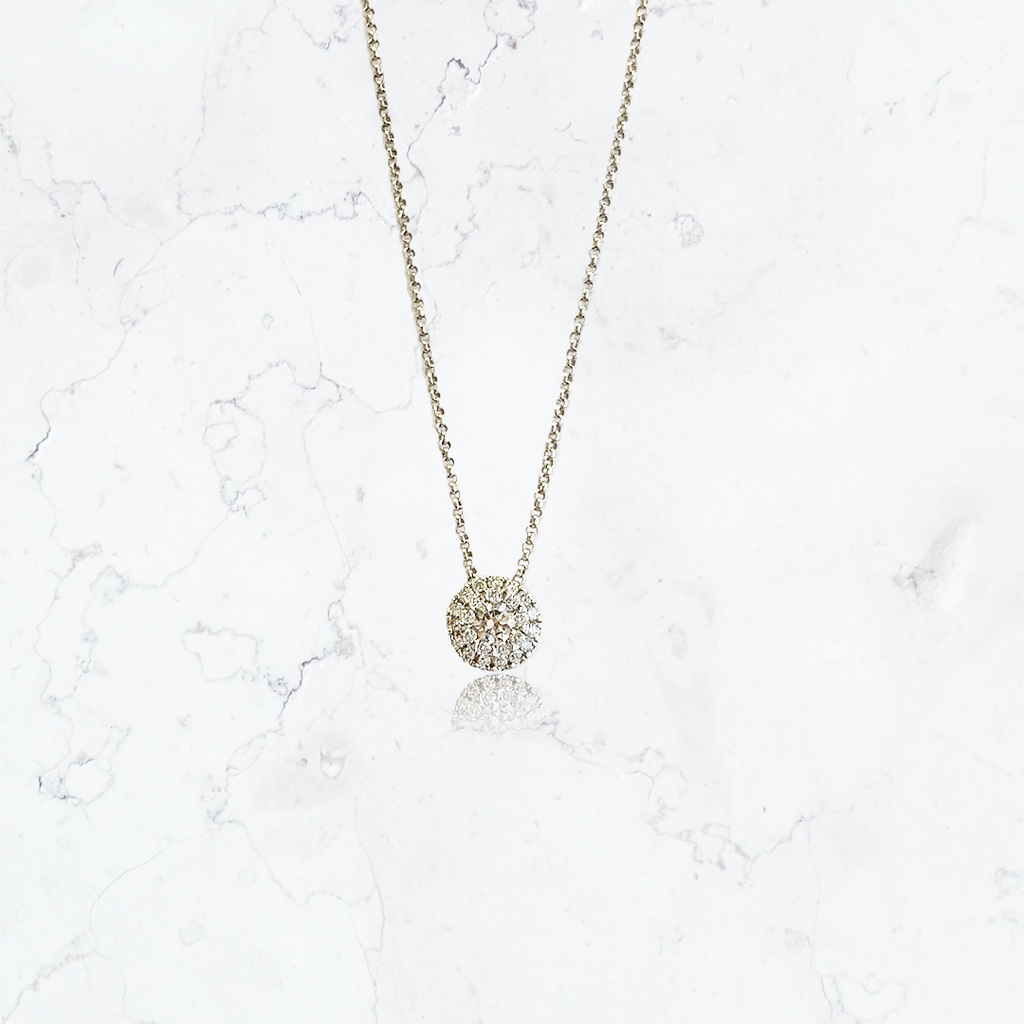 collar boton de diamantes en oro blanco 18K